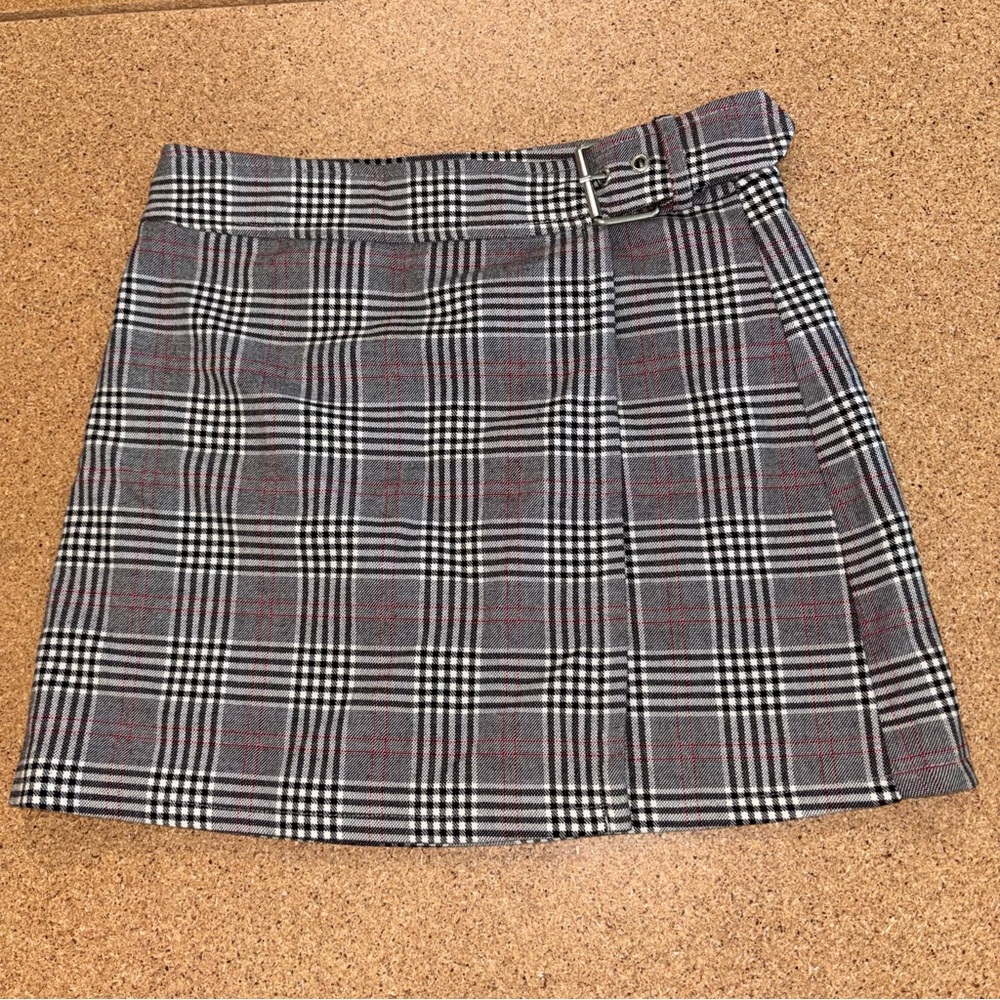 Forever 21 Gray Plaid Mini Skirt with Belt
